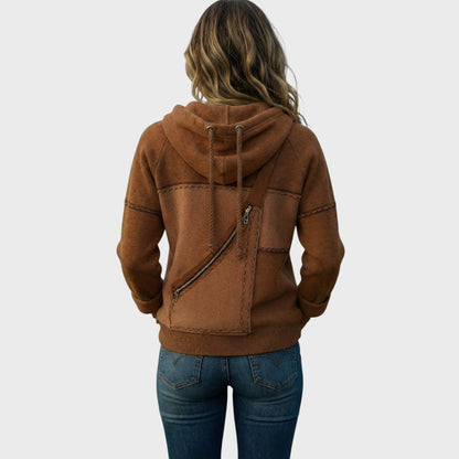 Mila | Knitted hoodie with a contrasting design