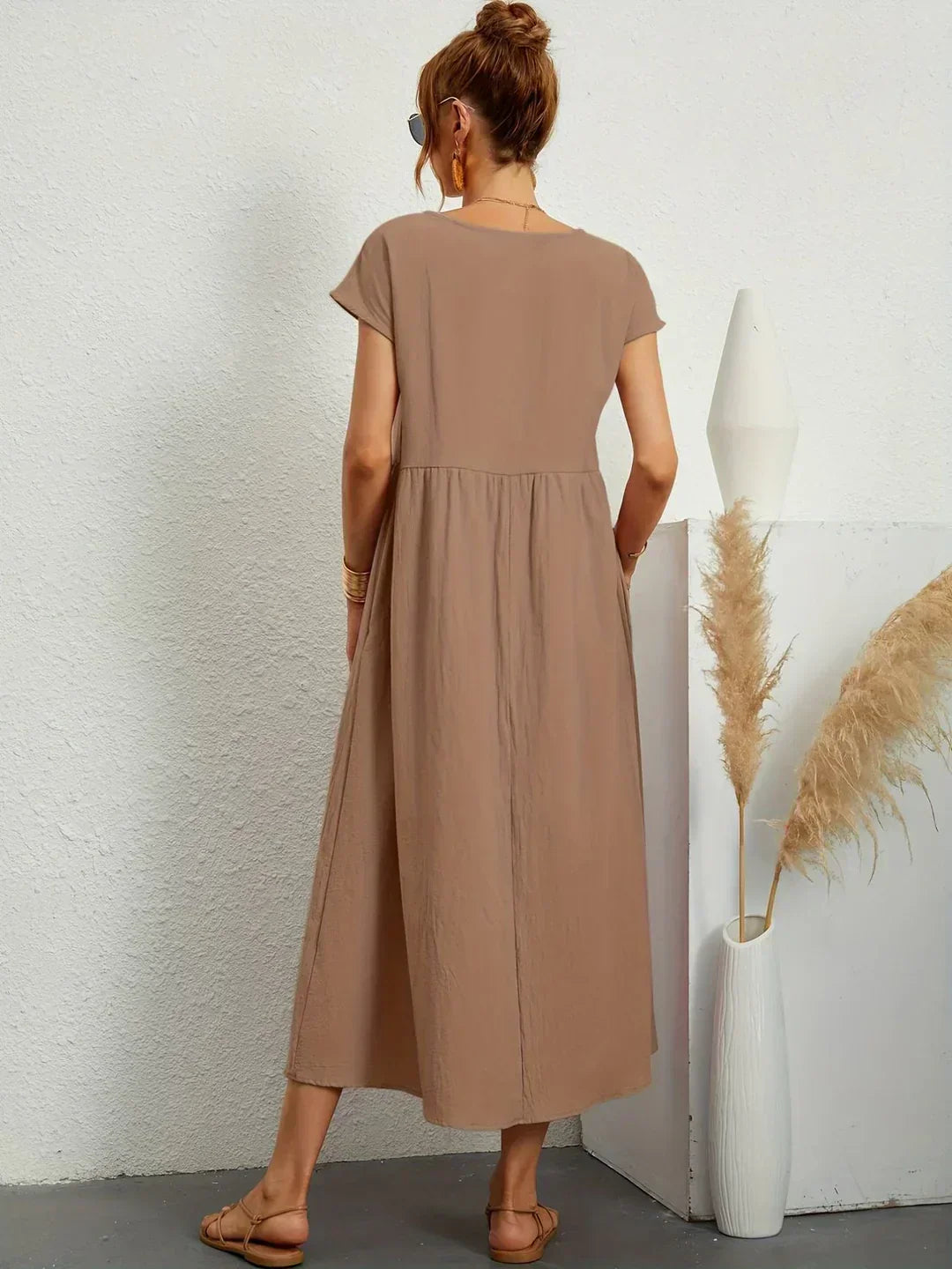 Gabrielle | Elegantní midi šaty s nadčasovým designem