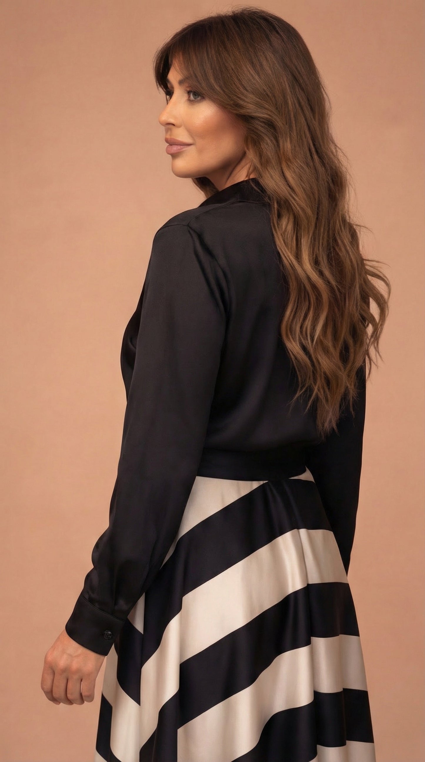 Markéta - Elegant dress with a bow