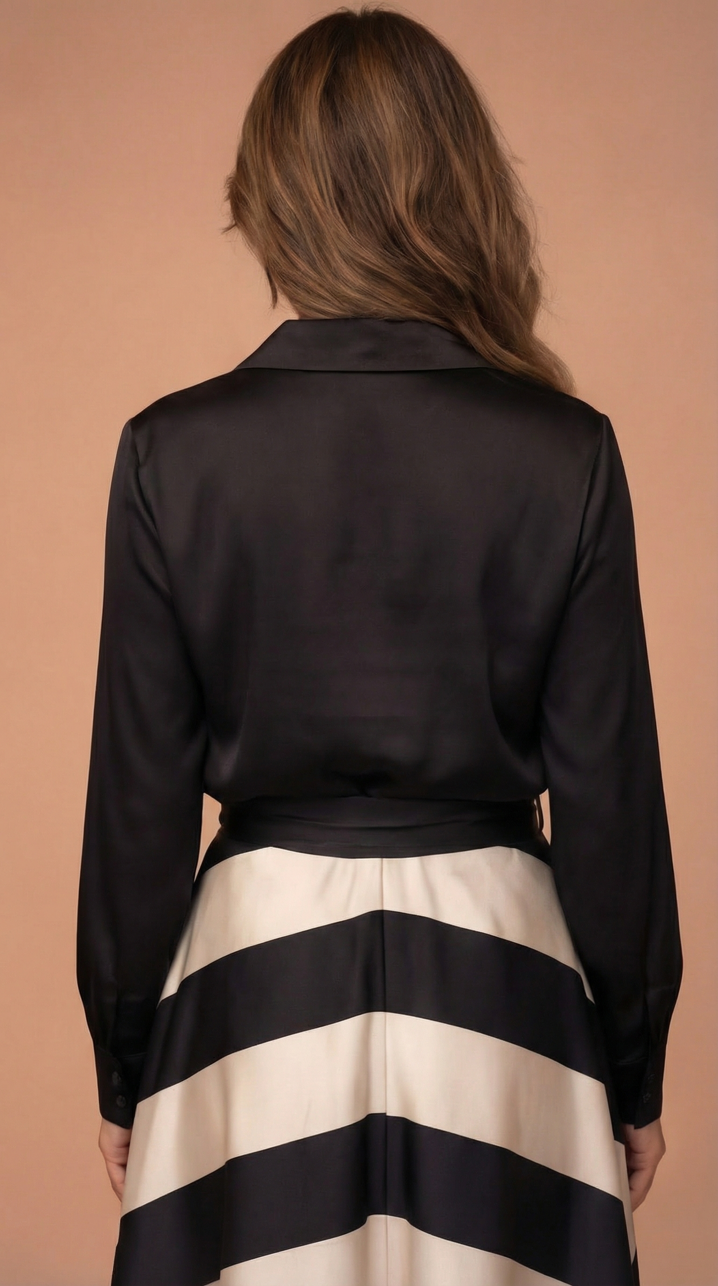 Markéta - Elegant dress with a bow