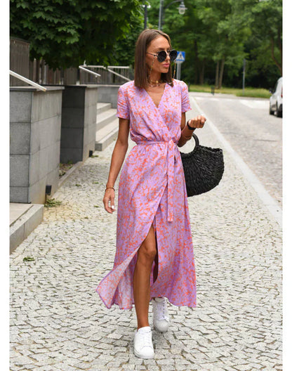 Vlasta - Elegantní šaty s výstřihem do V a tvarujícím střihem